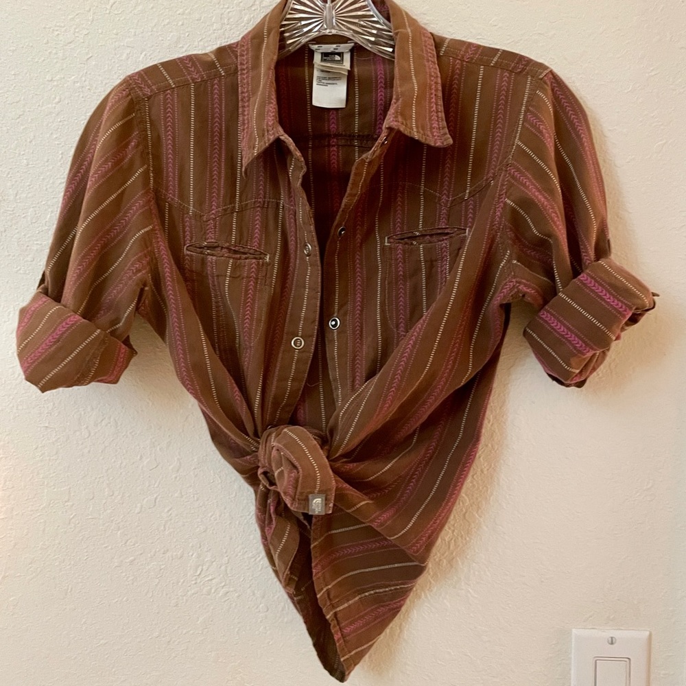 🤠CUTE WESTERN COWBOY CHIC 🎀 North Face 🌻 SNAP DOWN SHIRT WITH CUFF SNAPS 🌞